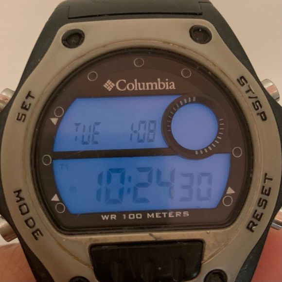 Columbia CL-5037 Day Date Indicator Light Up Mens 44mm watch 100m WR runs - Picture 4 of 8